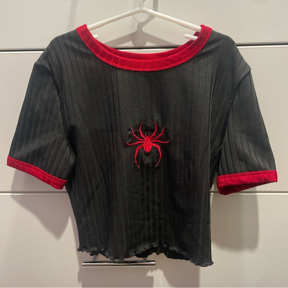 Red and Black Extra Small Spider Crop Tee